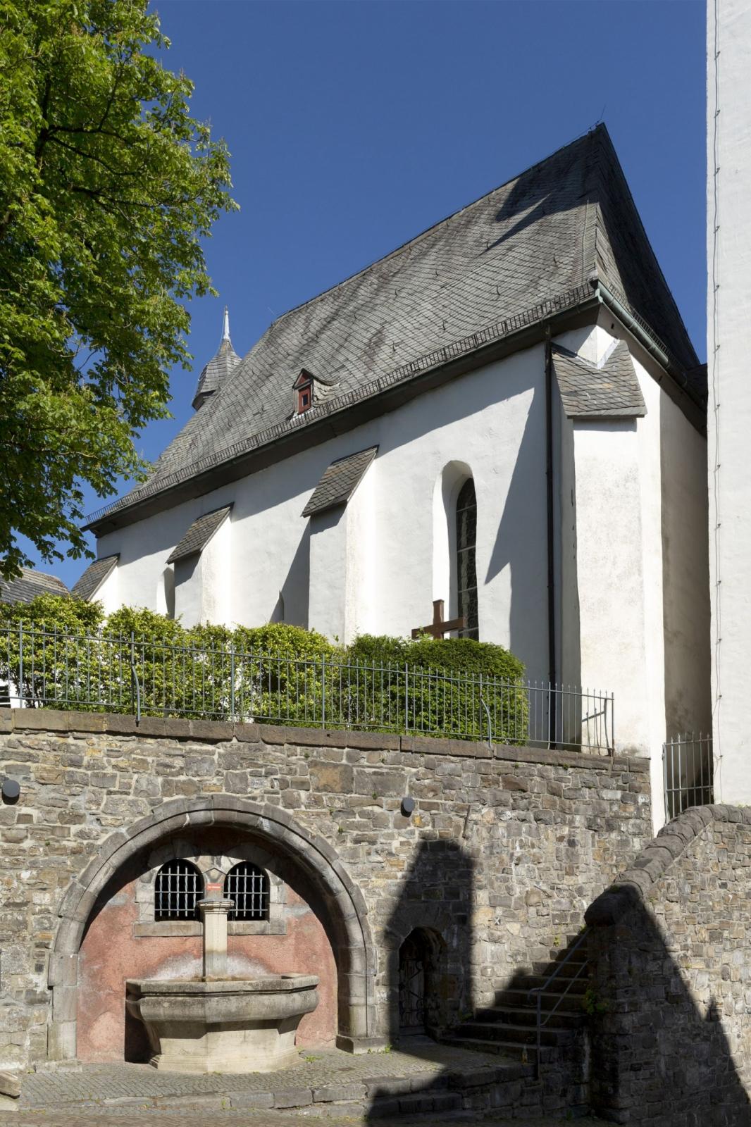 Brunnen unterhalb der Stadtkapelle St. Georg in Arnsberg