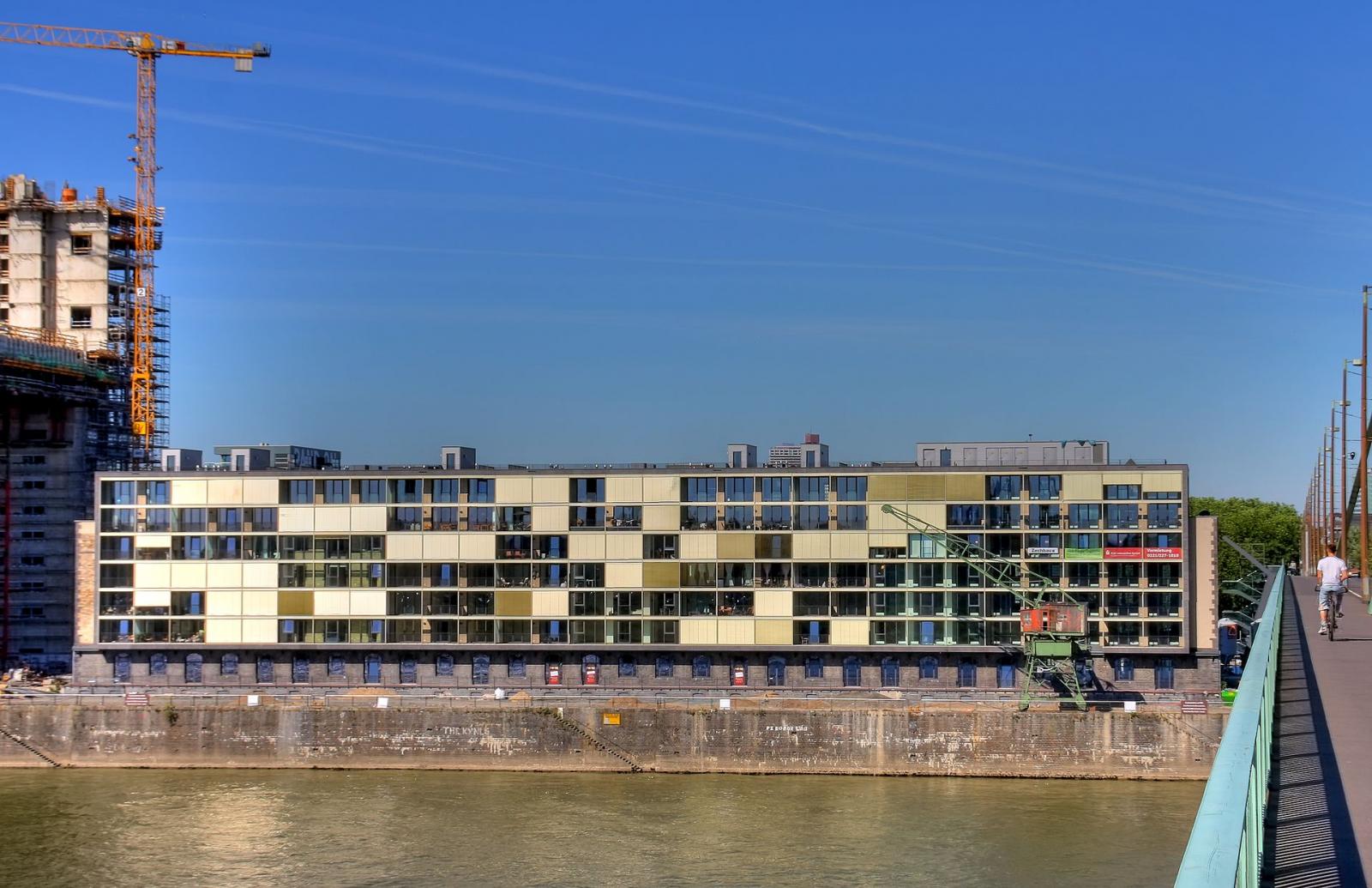 Rheinfassade Halle 11 Rheinauhafen Köln