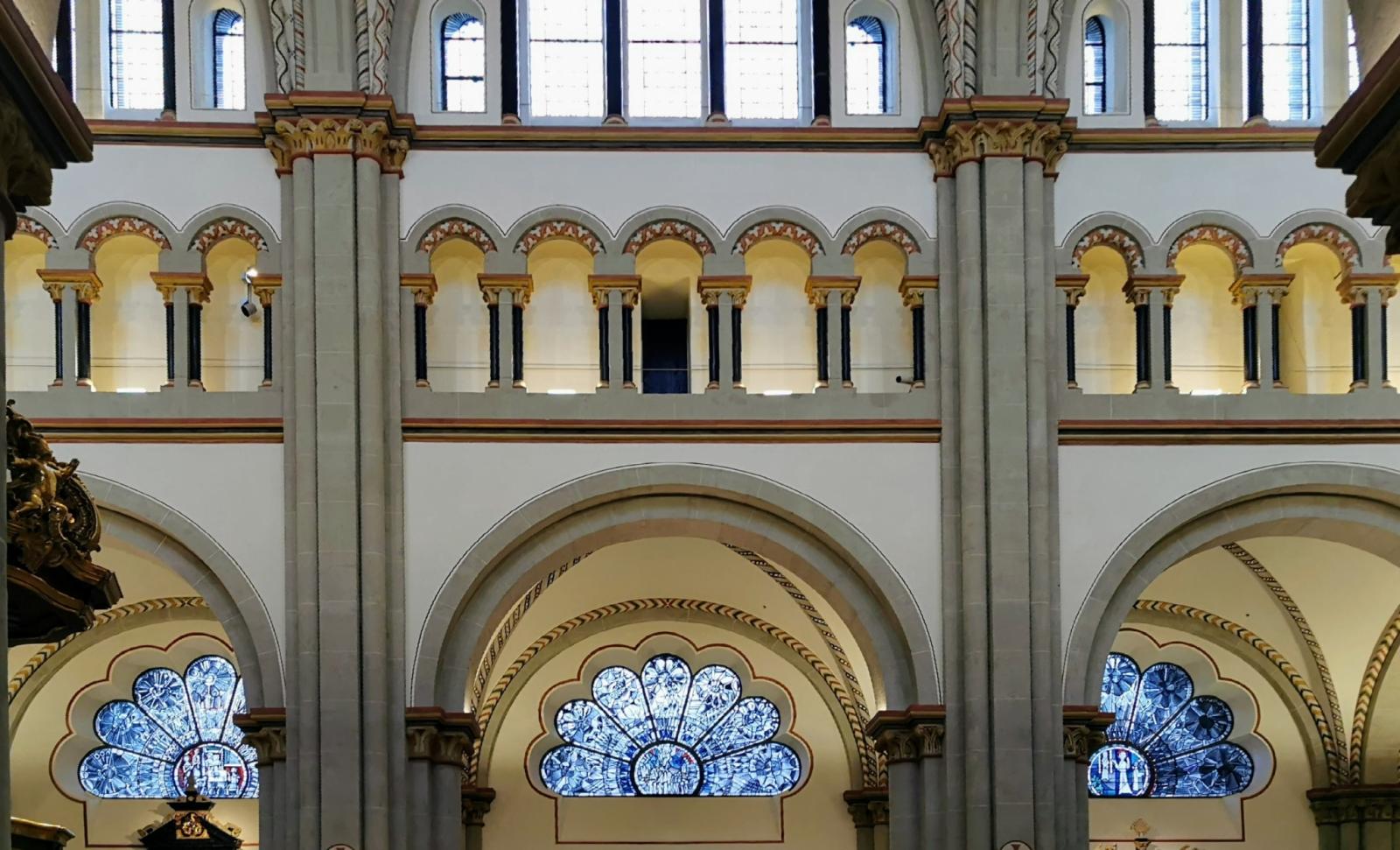 Langhaus Innenfassade mit Empore, Münster Bonn