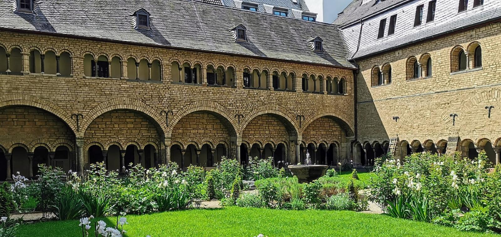 Kreuzgang Bonner Münster St. Martin