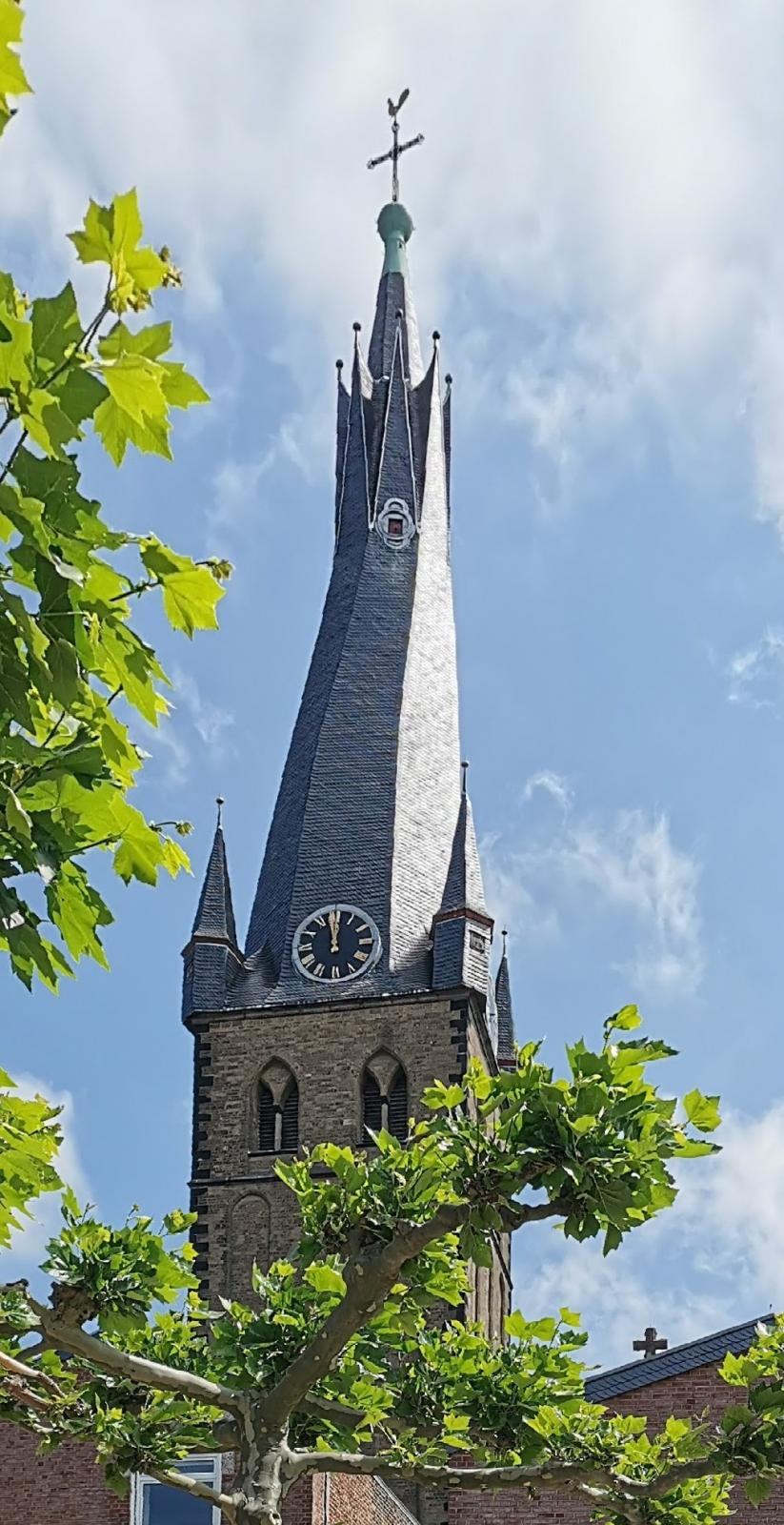gedrehter Turmhelm von St. Lambertus Düsseldorf