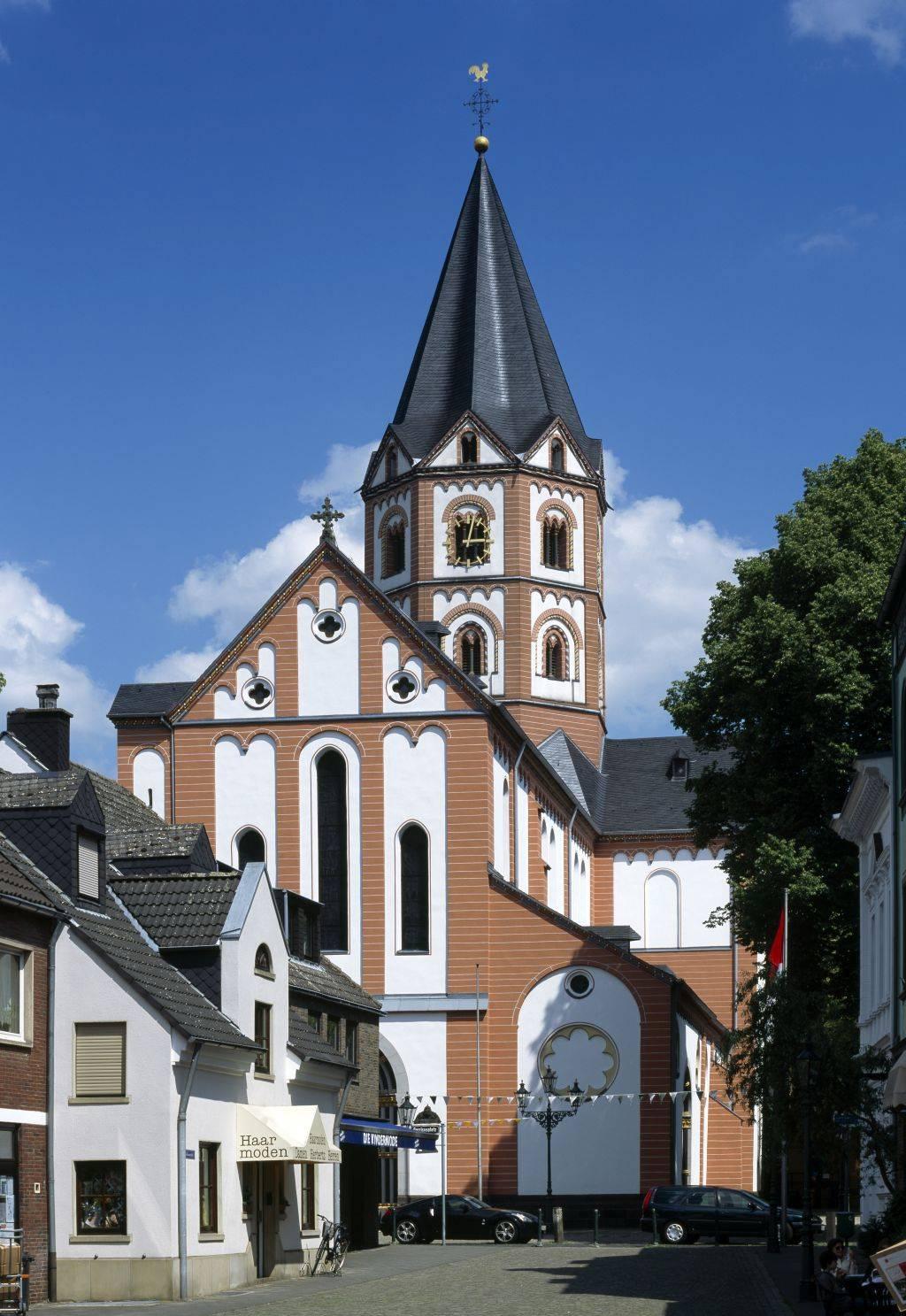 St. Margareta mit Blick auf den Vierungsturm