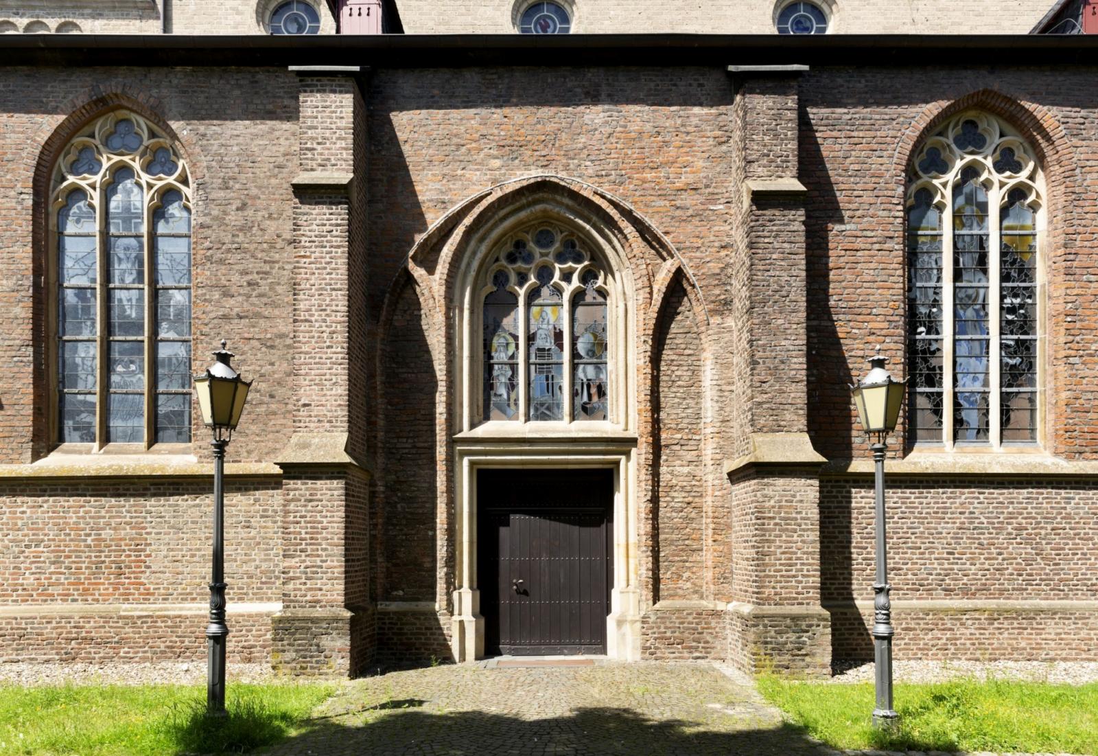 Fassade Pfarrkirche St. Peter in Rheinberg