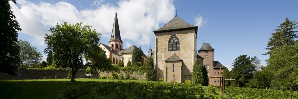 Panoramaansicht mit Schülerkapelle, Lazarettgebäude von Osten