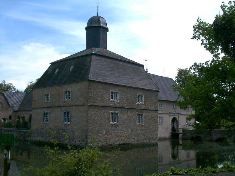 Torhaus mit Zugbrücke