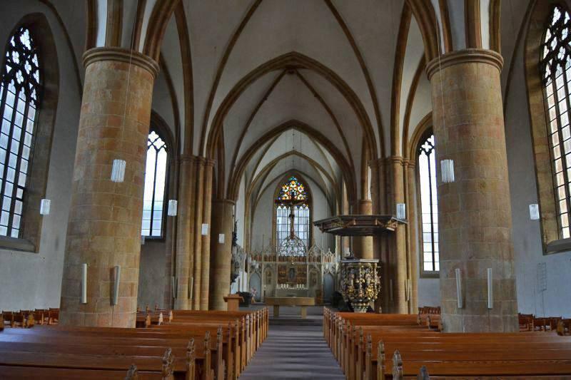 Langhaus mit Blick in den Chor