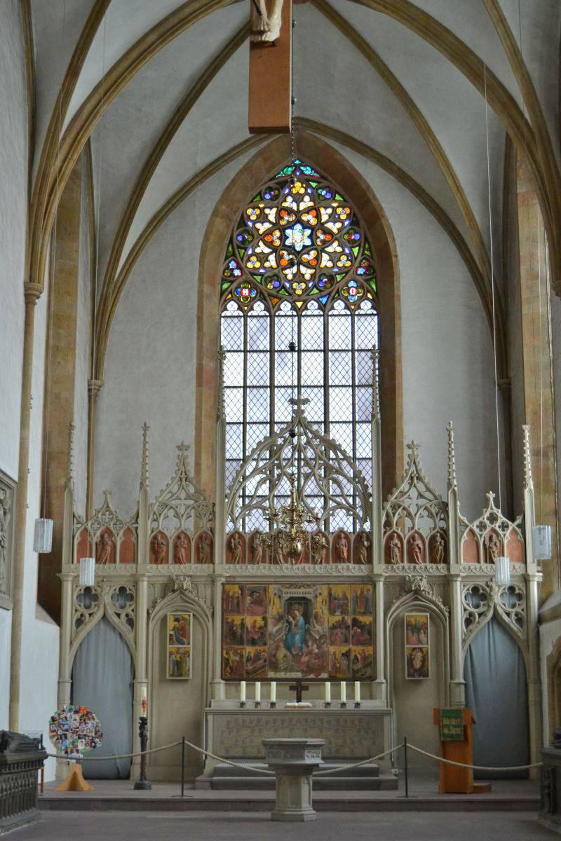 Chor mit Marienaltar