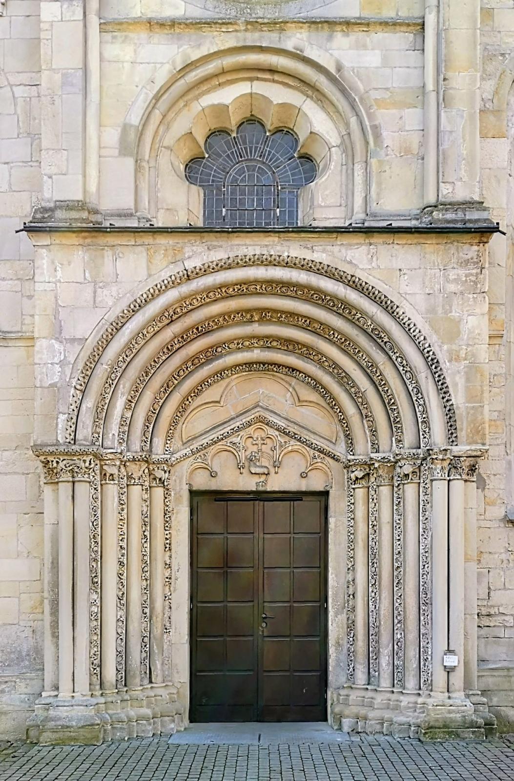 Hauptportal von St. Johann