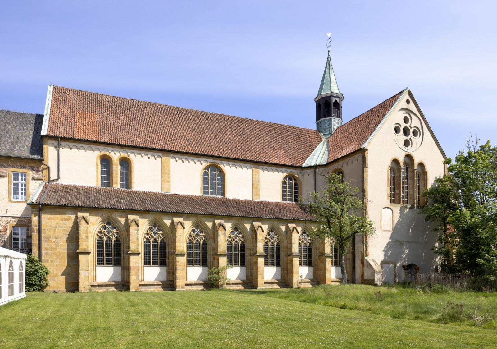 Ehem. Klosterkirche Marienfeld, Südansicht