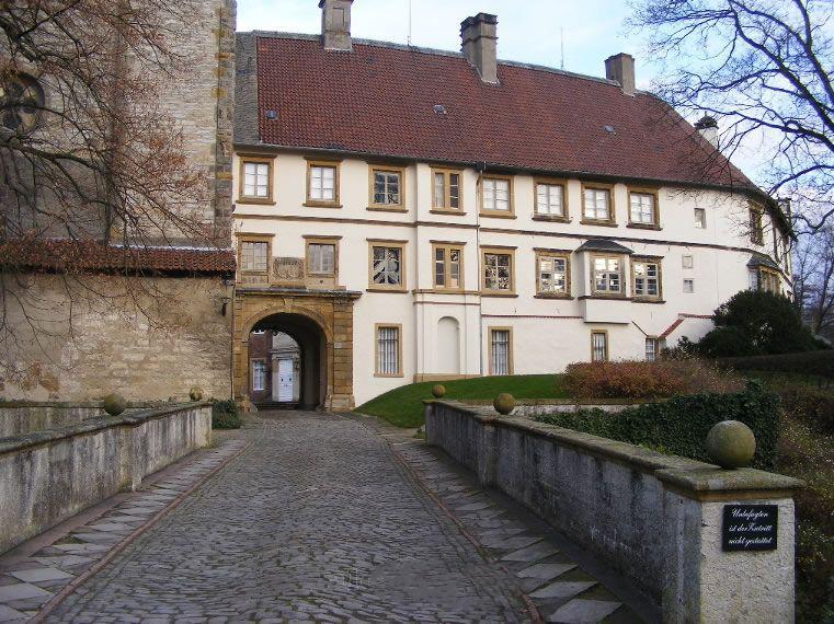 Zufahrt zum Schloss