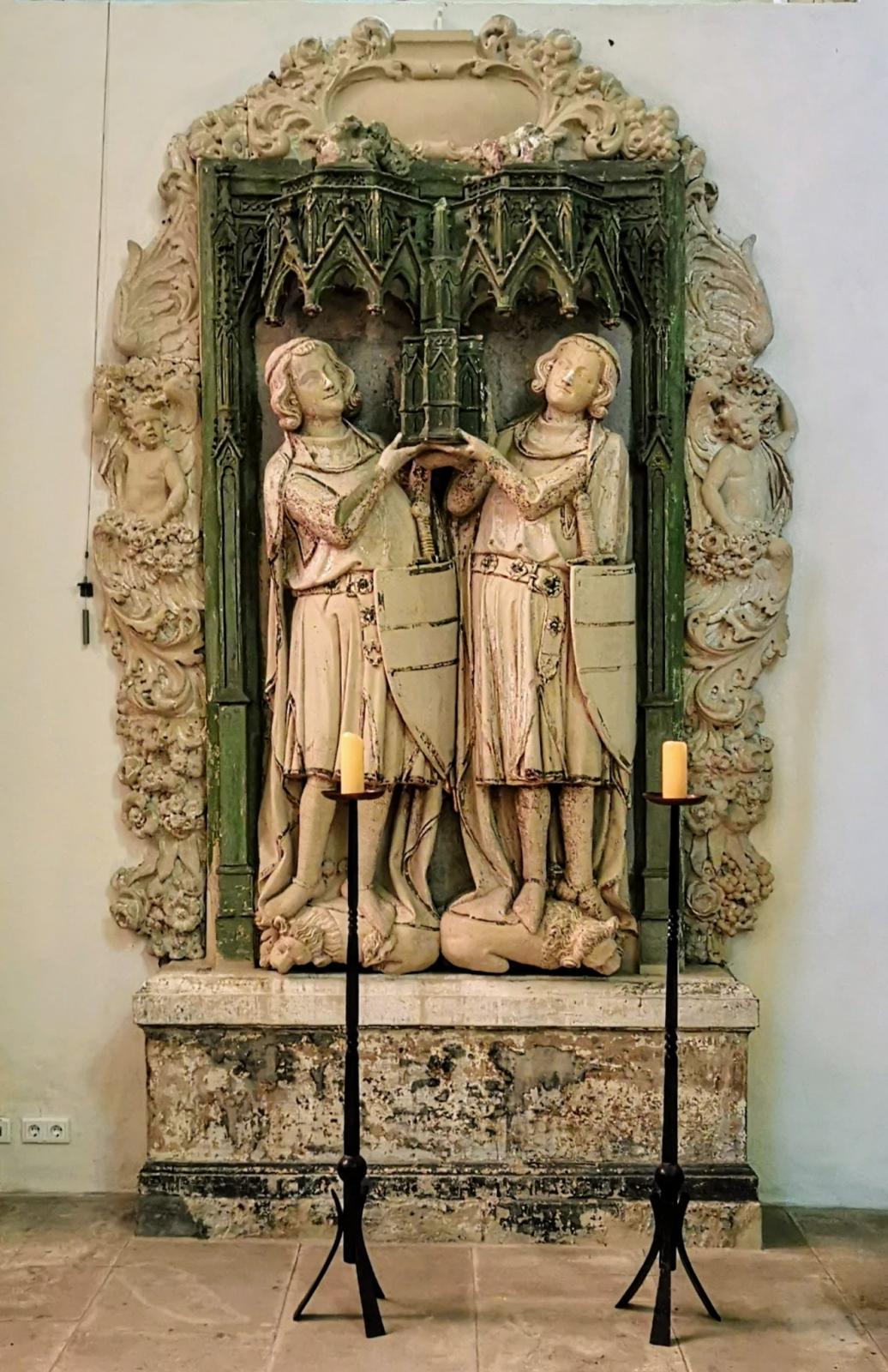 Grabplatte der Grafen Gottfried und Otto von Cappenberg im Chor