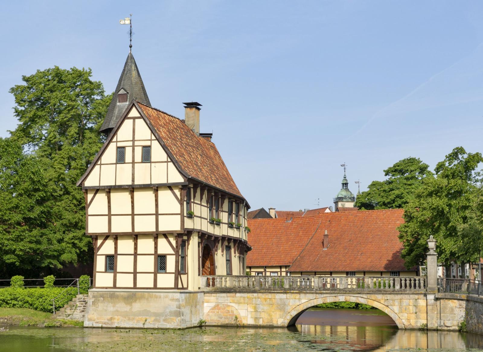 Blick auf das Torhaus mit Brücke von Schloss Burgsteinfurt