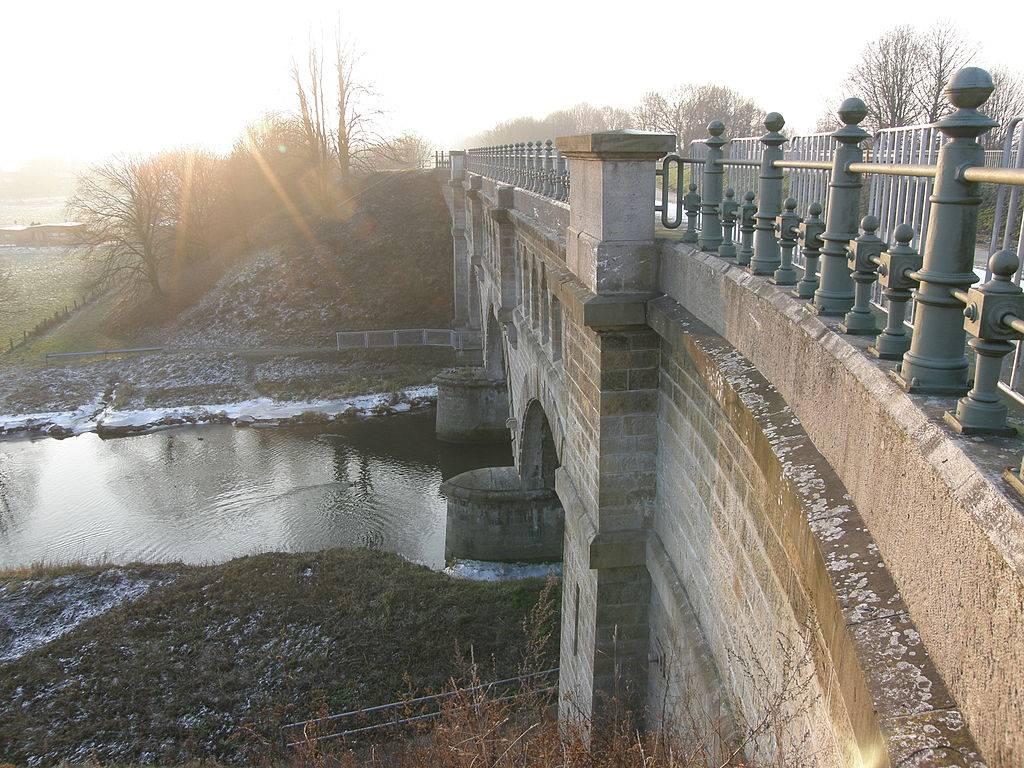 Blick von der Kanalbrücke