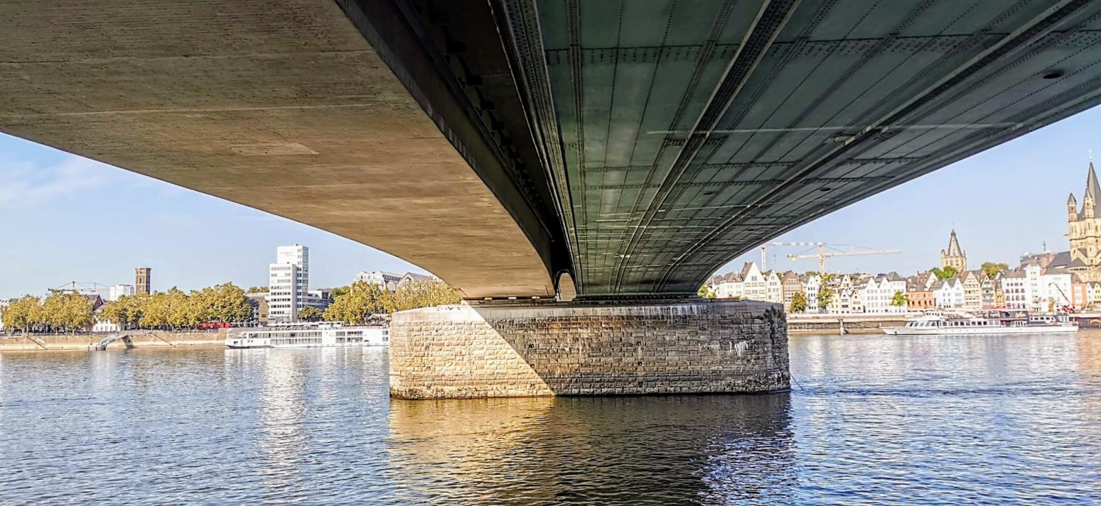 Deutzer Brücke Untersicht mit Auflager