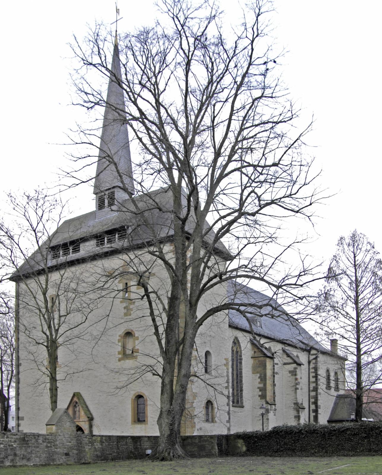 Außenansicht St. Laurentius von Westen