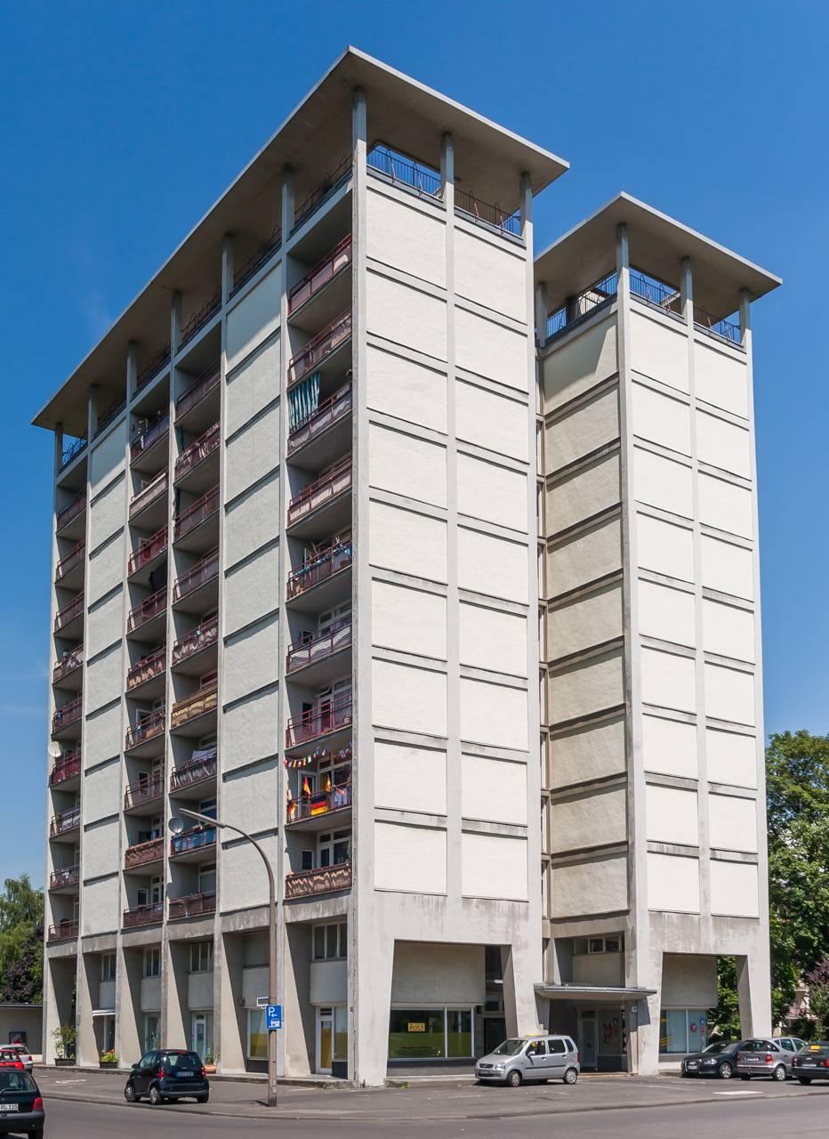 12-geschossiges Hochhaus 