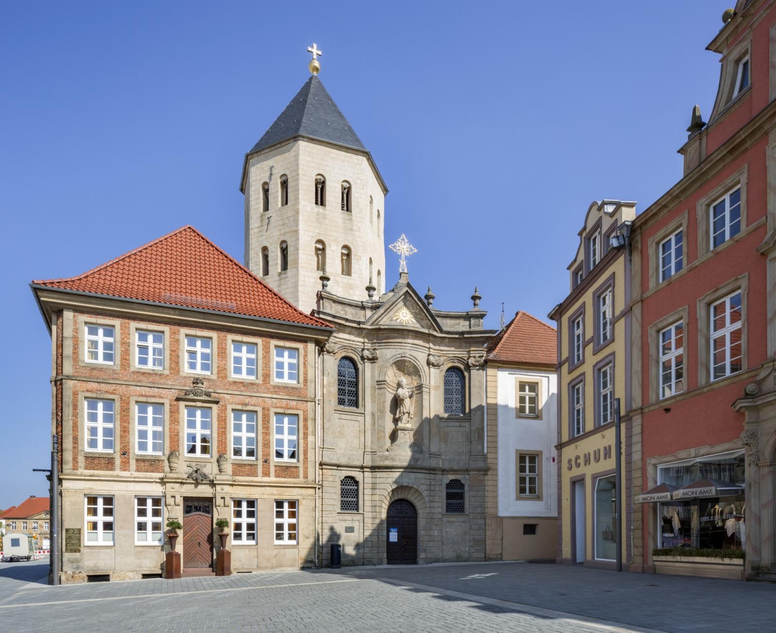Gaukirche St. Ulrich mit Barockfassade
