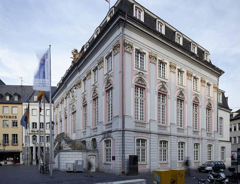 Südwestansicht Rathaus Bonn