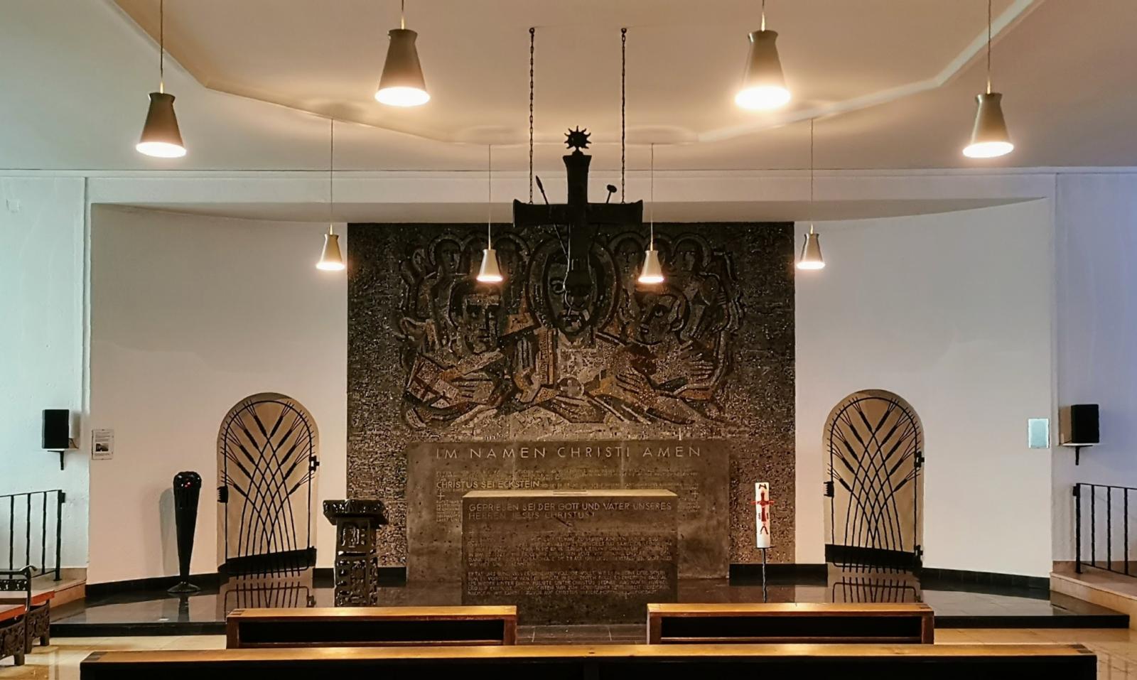 Krypta mit Altar