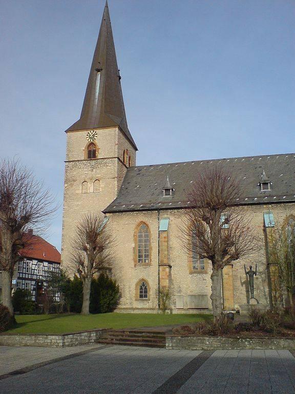 Langhaus und Westturm Jacobi-Kirche von Süden