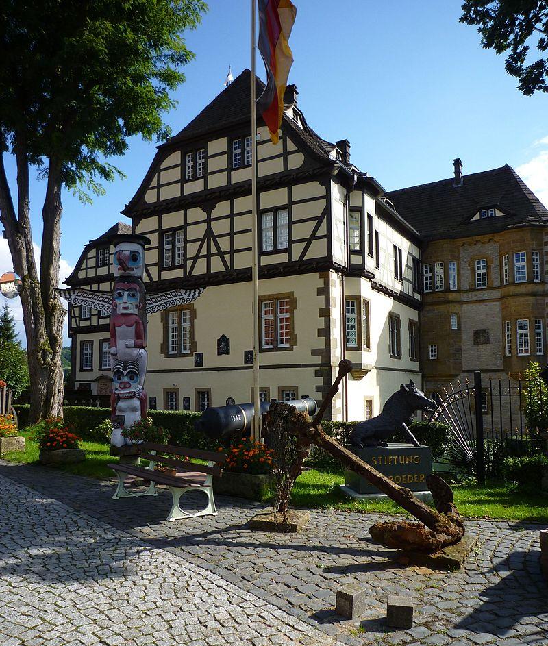 Nordwestansicht Wasserschloss Neuenheerse