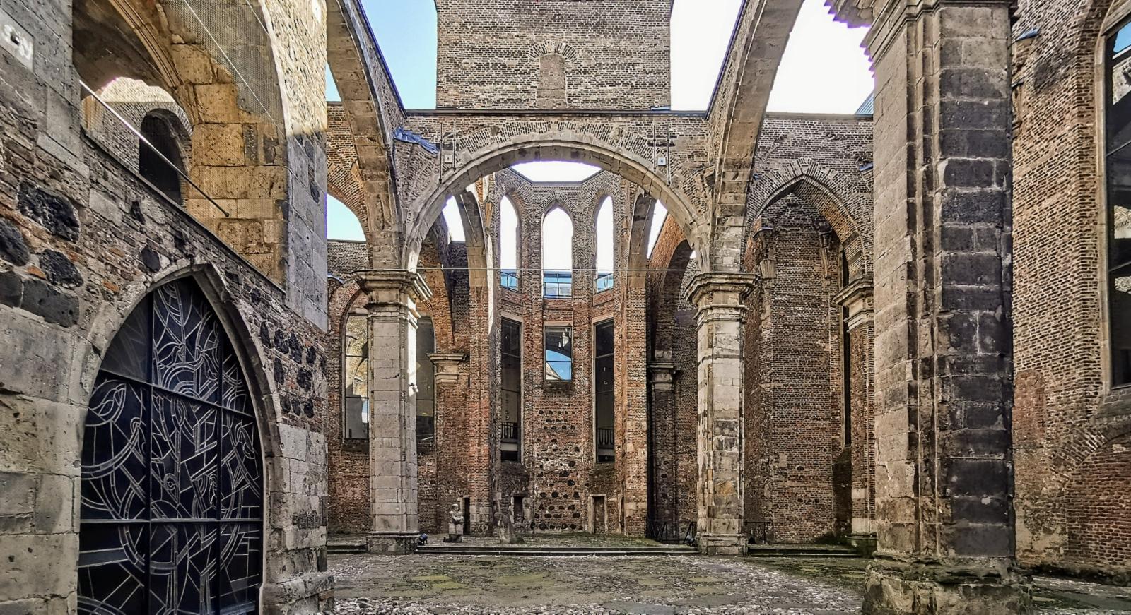 Innenraum Alt St. Alban