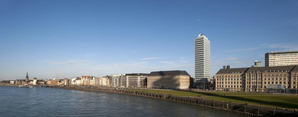 Rheinpanorama mit Mannesmannhochhaus