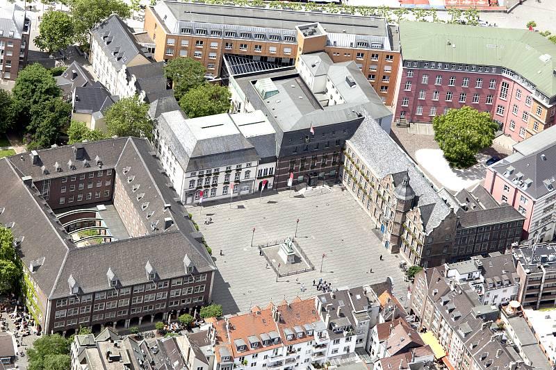 Luftbild Marktplatz Düsseldorf mit Altem Rathaus