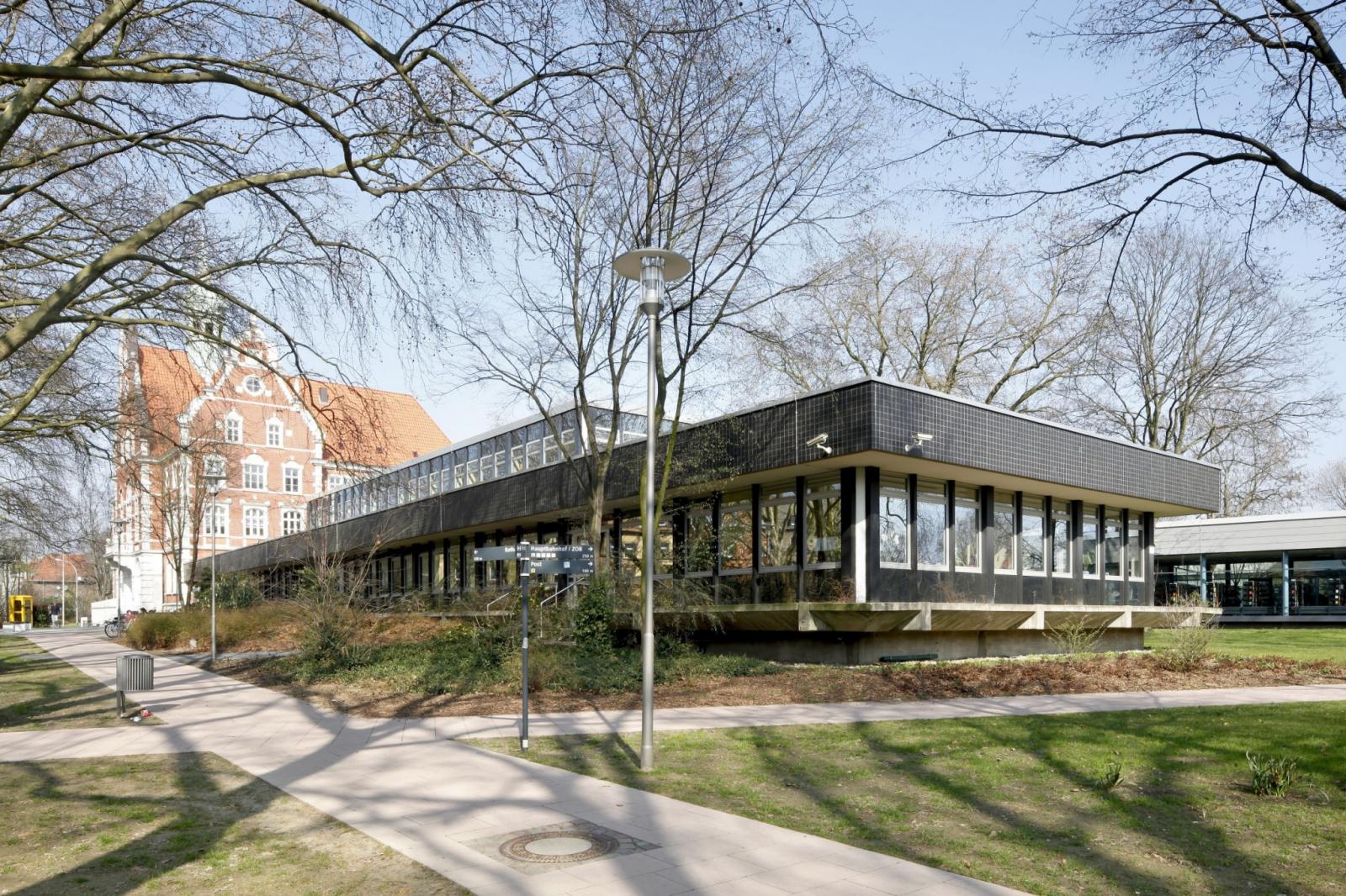 Rathaus Herne-Wanne mit Neubau des Gesundheitsamts