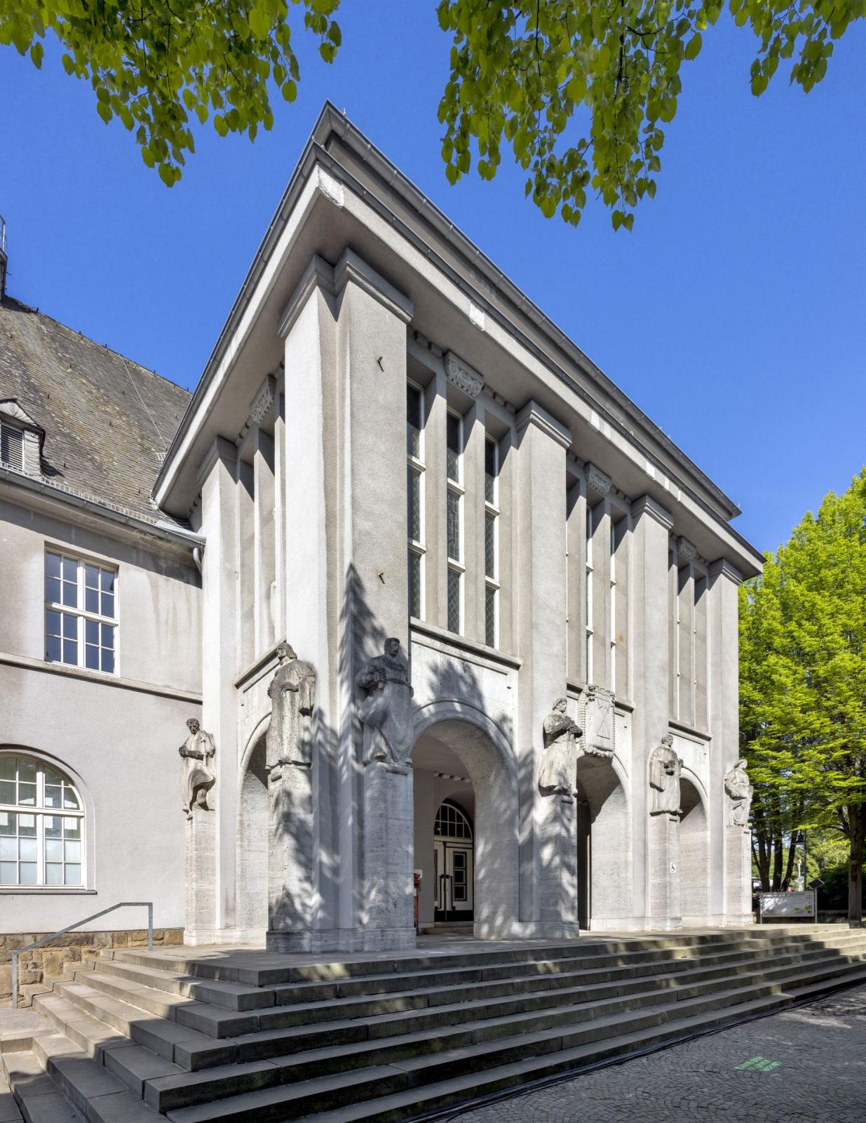 Neues Rathaus Schwerte, seitlicher Haupteingang