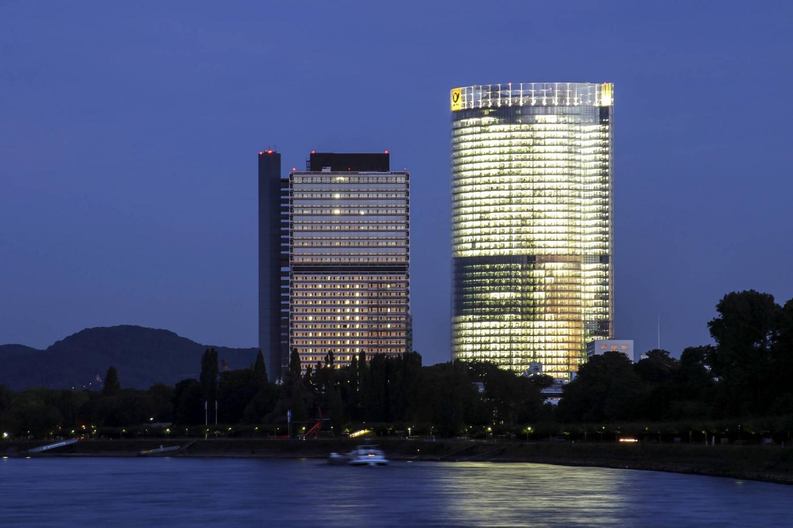 Abgeordnetenhaus und Post Tower