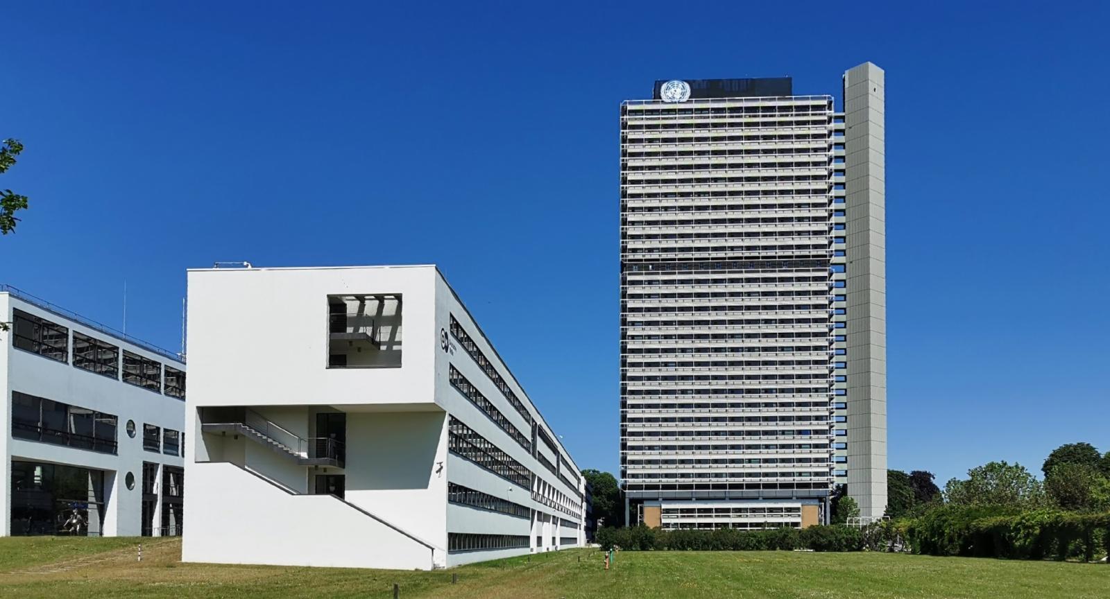 Ehemaliges Abgeordnetenhaus mit Bau der Deutschen Welle