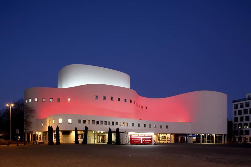 Schauspielhaus bei Nacht