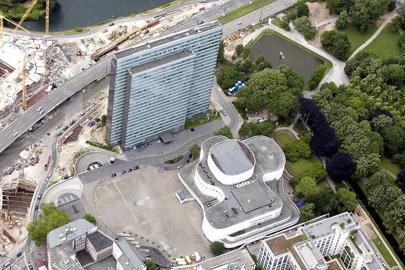 Luftaufnahme Dreischeibenhaus und Schauspielhaus