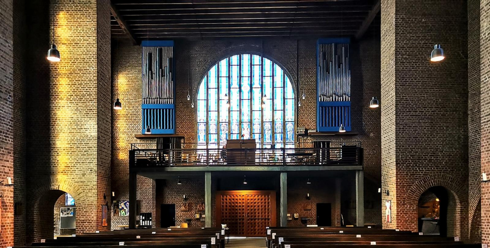 Innenansicht Christus König mit Blick nach Westen