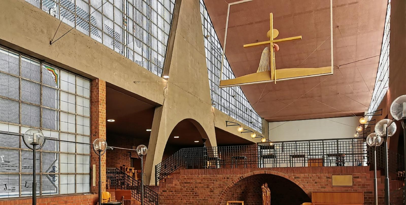 Blick in den Kirchenraum