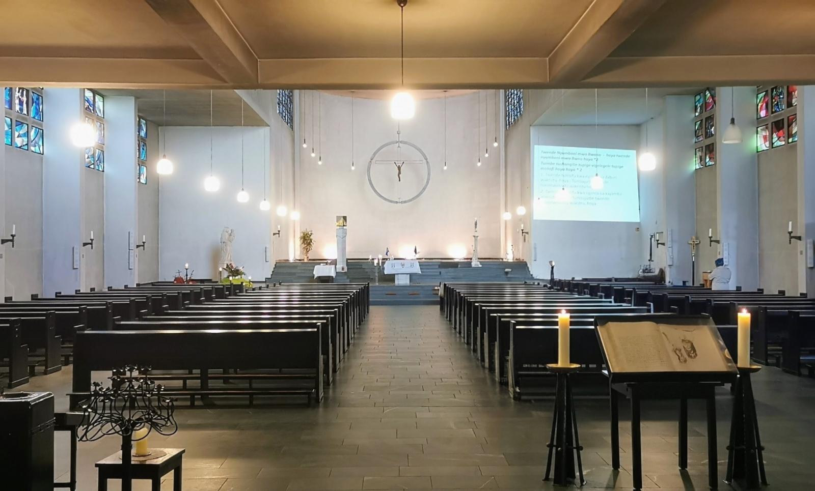 St. Petrus Canisius, Kircheninnenraum