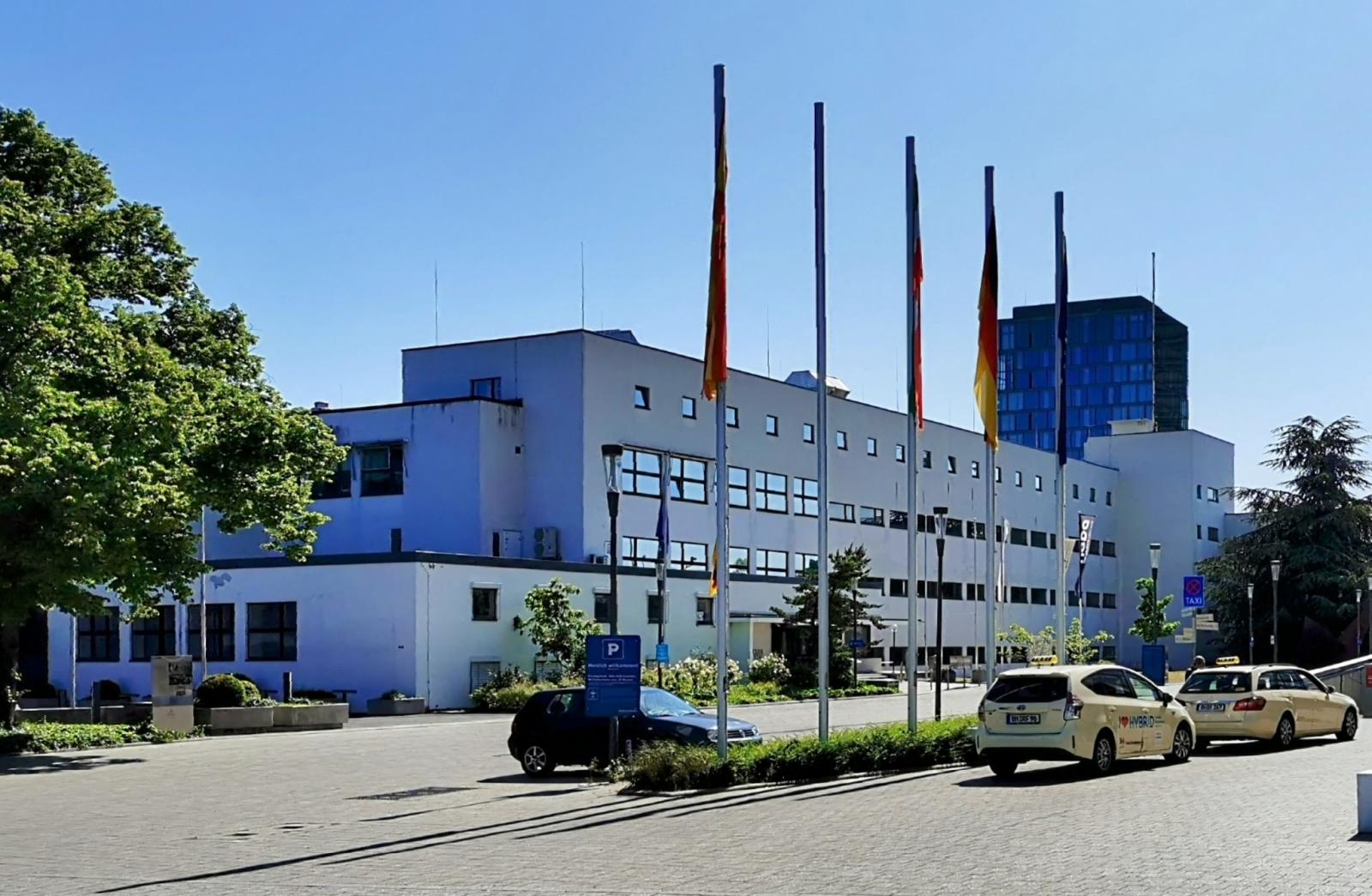 Ehem. Bundeshaus Bonn, Straßenansicht
