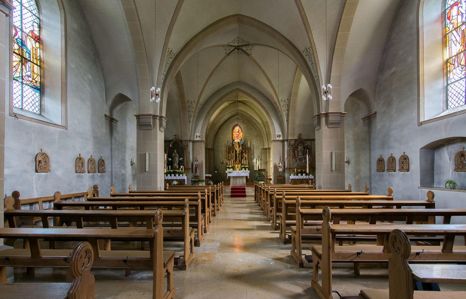 Innenansicht St. Vitus mit Blick zum Chor