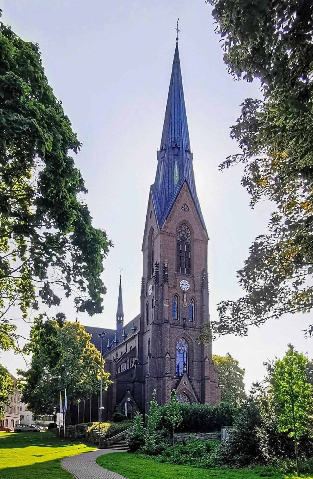 Ansicht von Westen mit Turm
