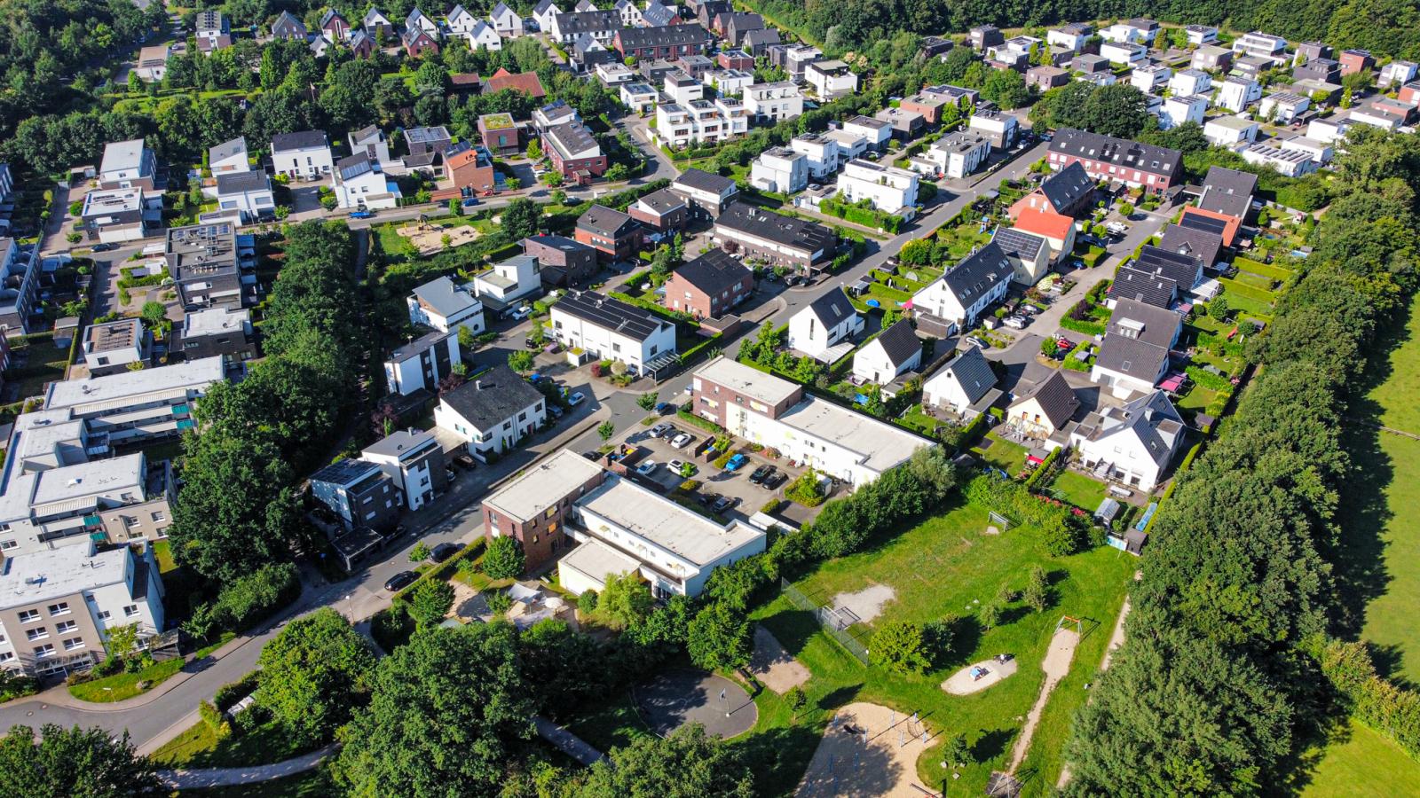 Luftbild des Gebäudeensembles