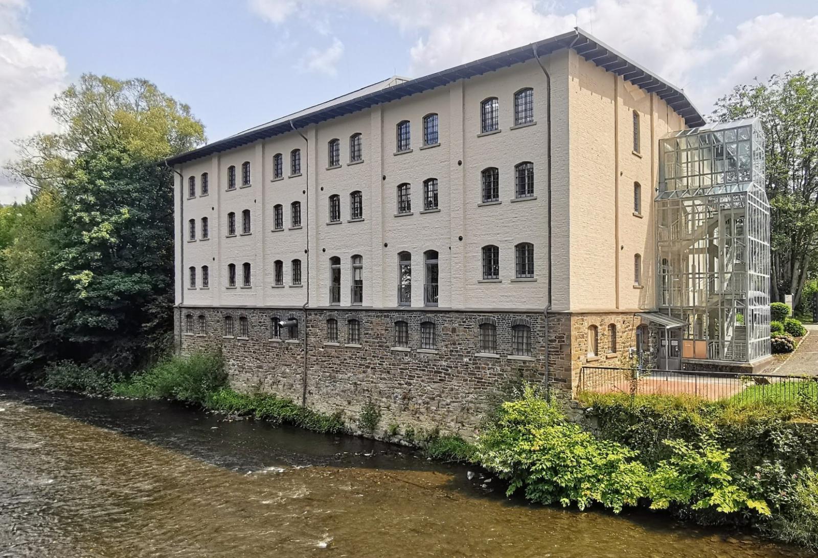 Neues Baumwolllager