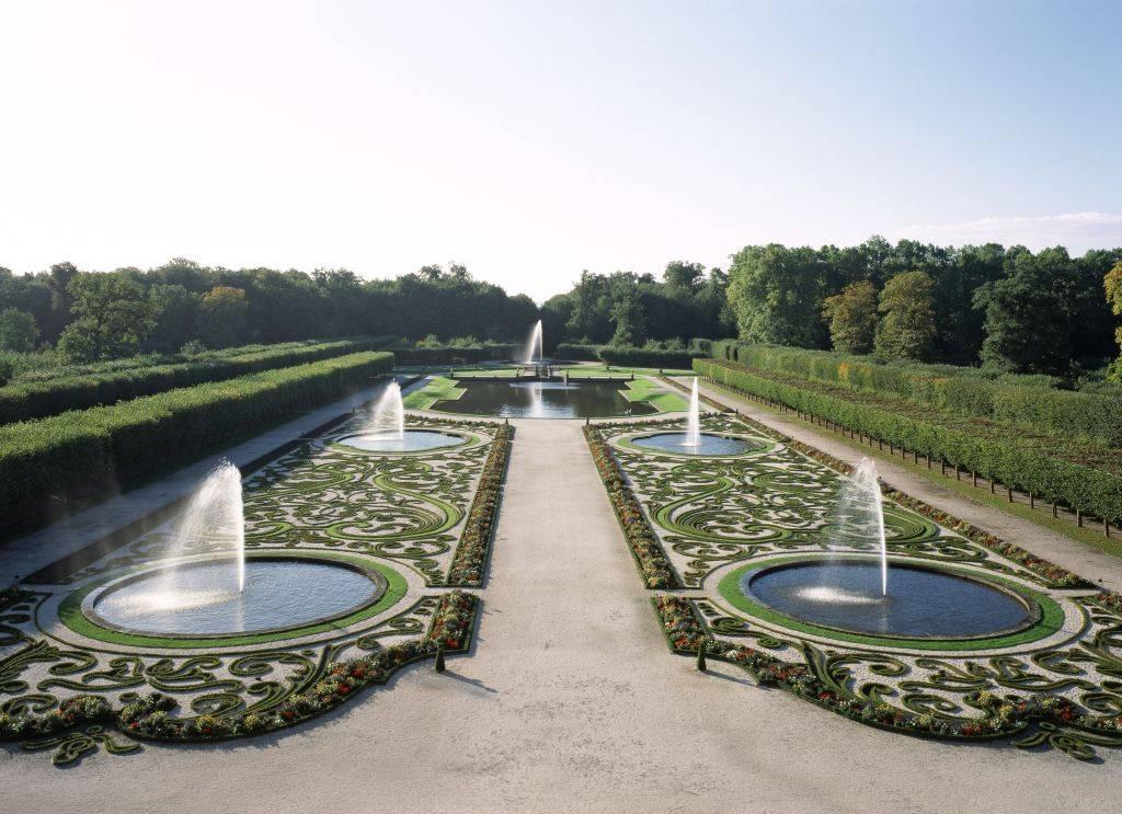 Park von Schloss Augustusburg in Brühl