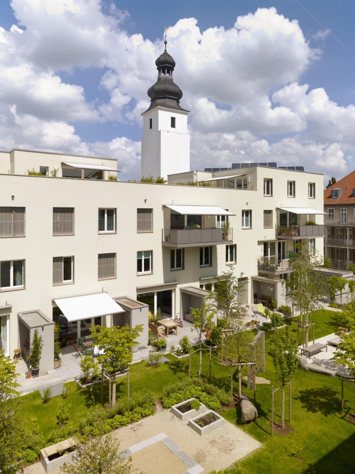 Rückseitige Platzbebauung mit GartenzonierungGemeinschaftsgarten
