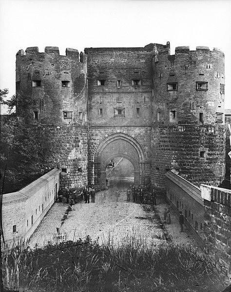 Feldseite Eigelsteintor, um 1880