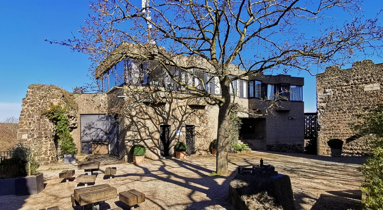 Erweiterungsbauten am Innenhof