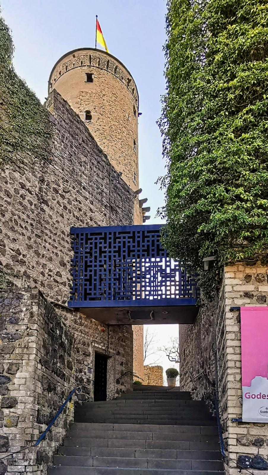 Treppe und Verbindungsgang