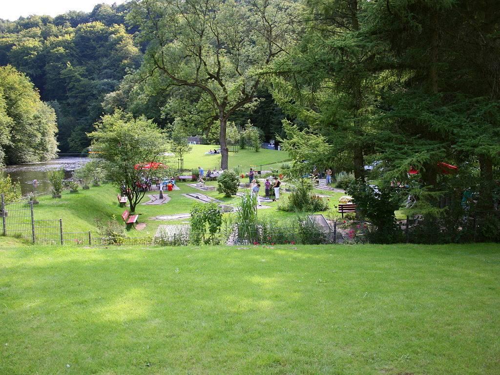 Minigolfanlage im Müngstener Brückenpark