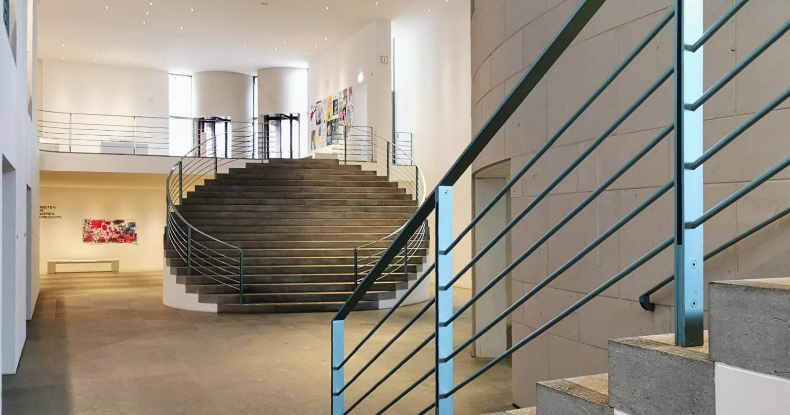 Innenraum mit Rundtreppe