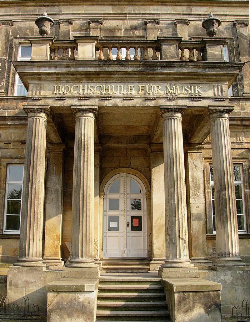 Portal des Neuen Palais mit säulengetragenen Altan